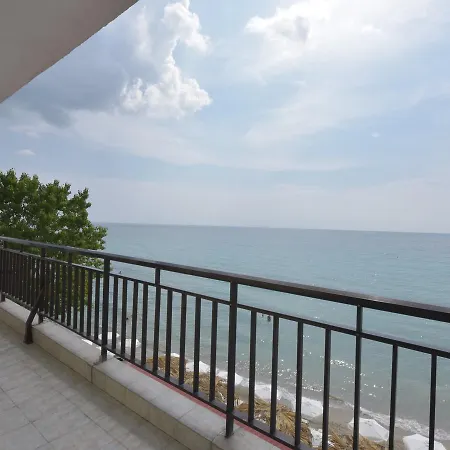 Hotel Australia Sea Front 2*